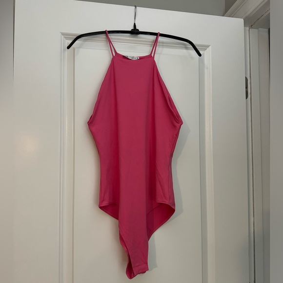 NWT Zara Hot Pink Halter Body Suit in Size Medium - Picture 1 of 4
